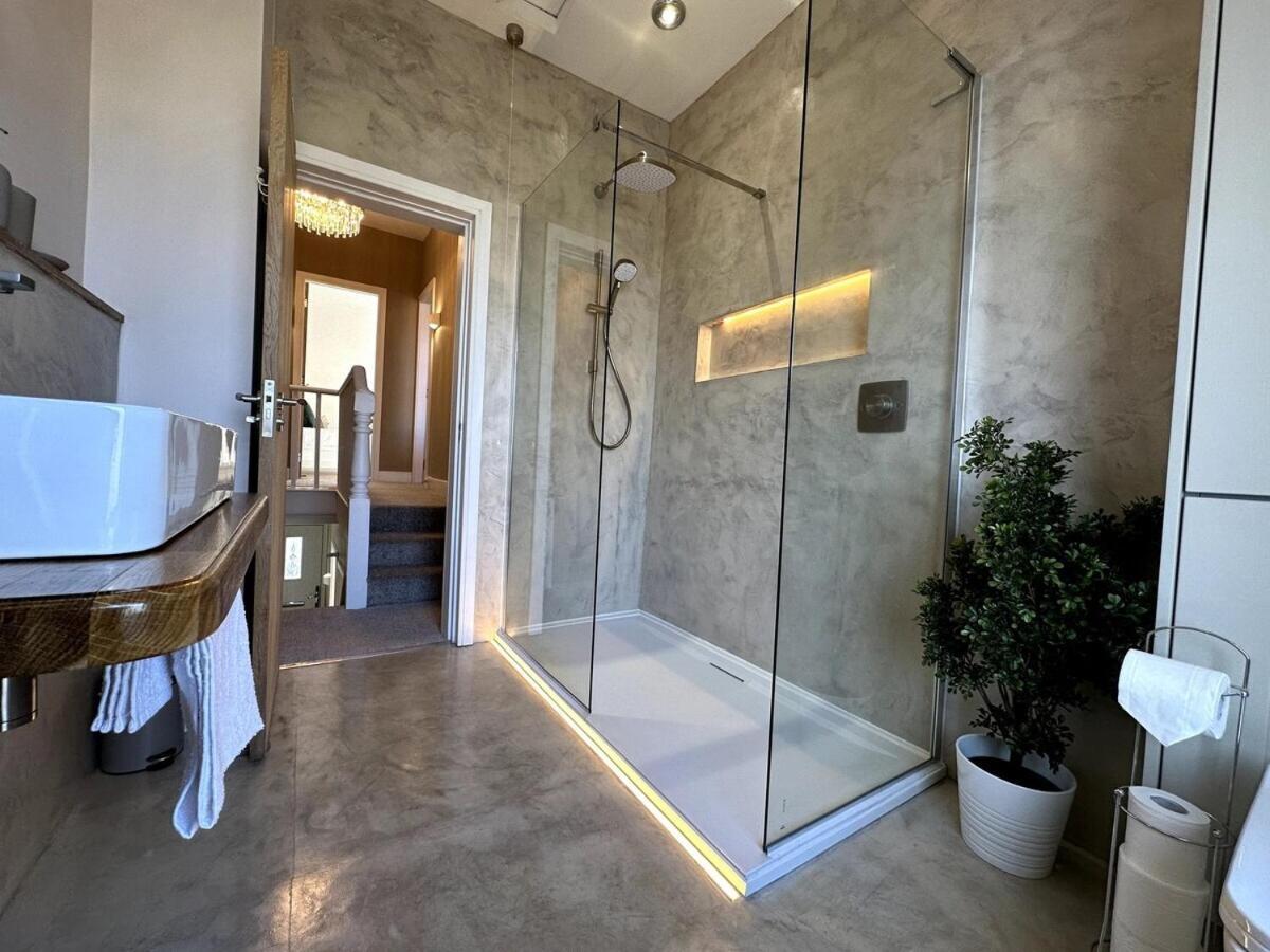 קינגסטון אפון הול Deluxe Stays @ Libra Spaces מראה חיצוני תמונה